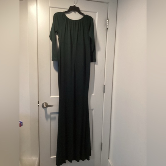 WOMEN'S Off Shoulder Maternity Dress size medium - Picture 5 of 7